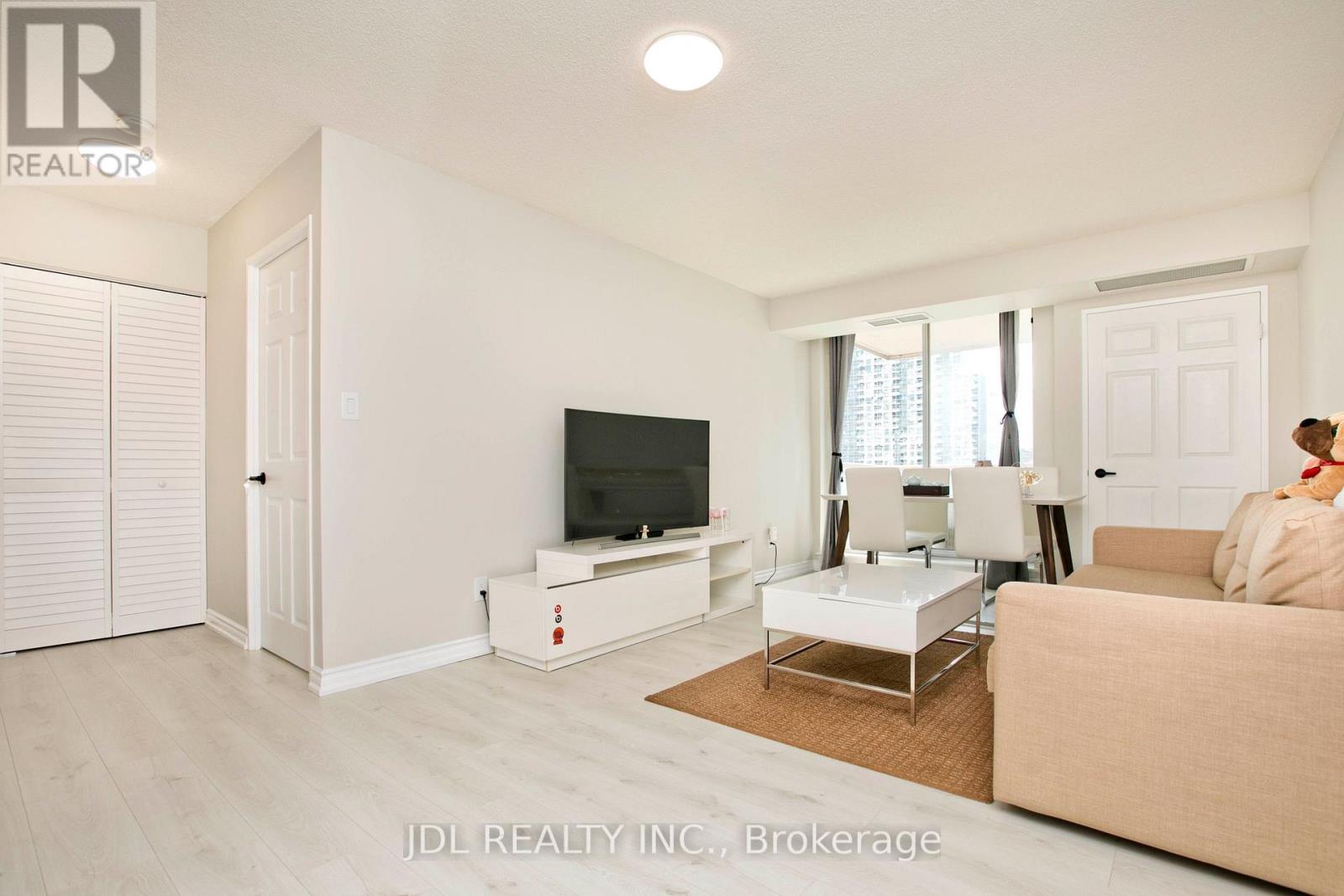 Photo 18 of 2209 35 Empress Avenue, Toronto ON