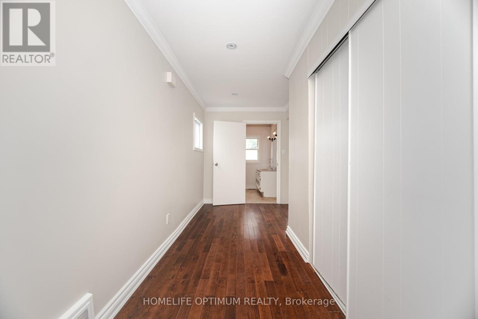 Photo 19 of 132 Eagle Street, Newmarket ON