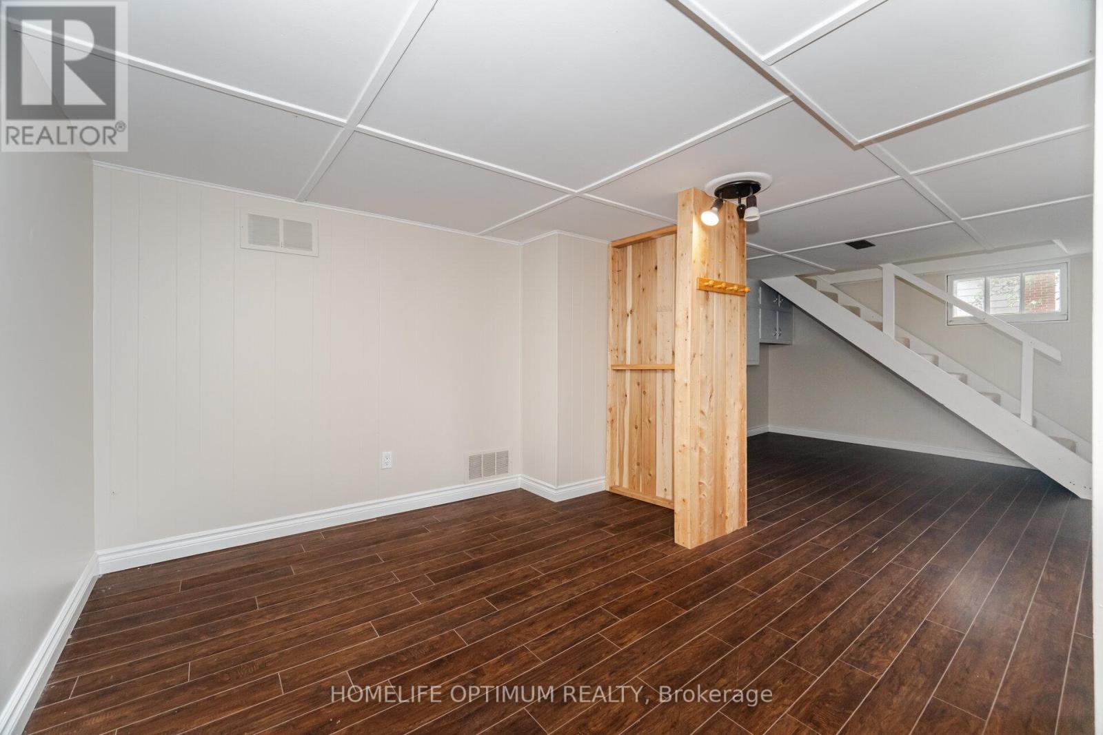 Photo 28 of 132 Eagle Street, Newmarket ON