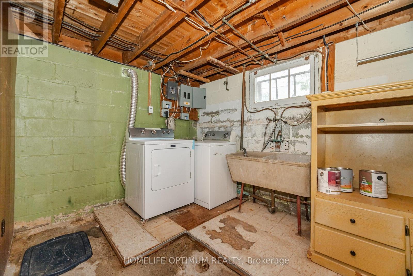Photo 31 of 132 Eagle Street, Newmarket ON