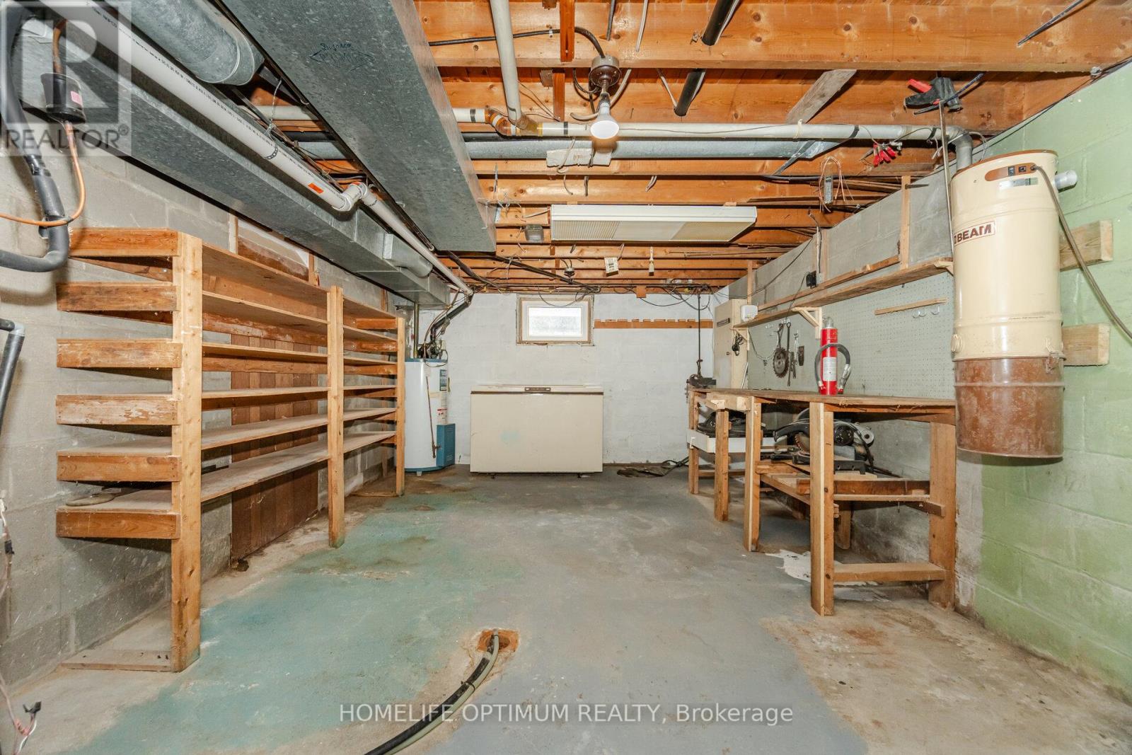 Photo 32 of 132 Eagle Street, Newmarket ON