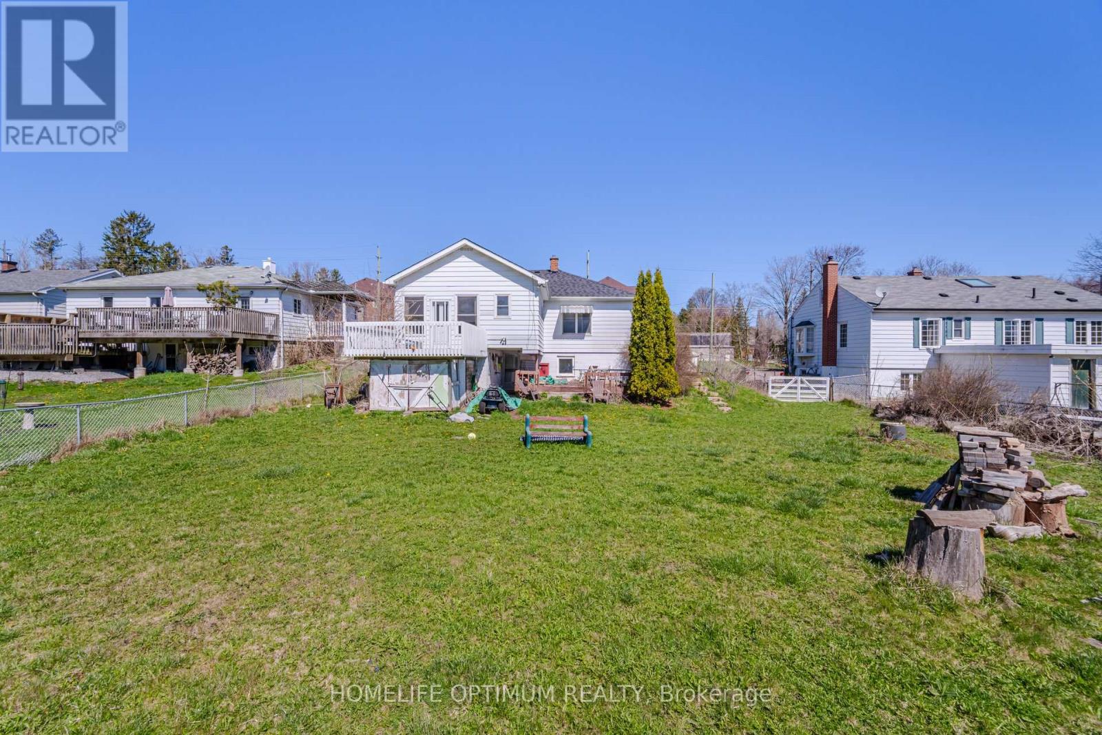 Photo 35 of 132 Eagle Street, Newmarket ON