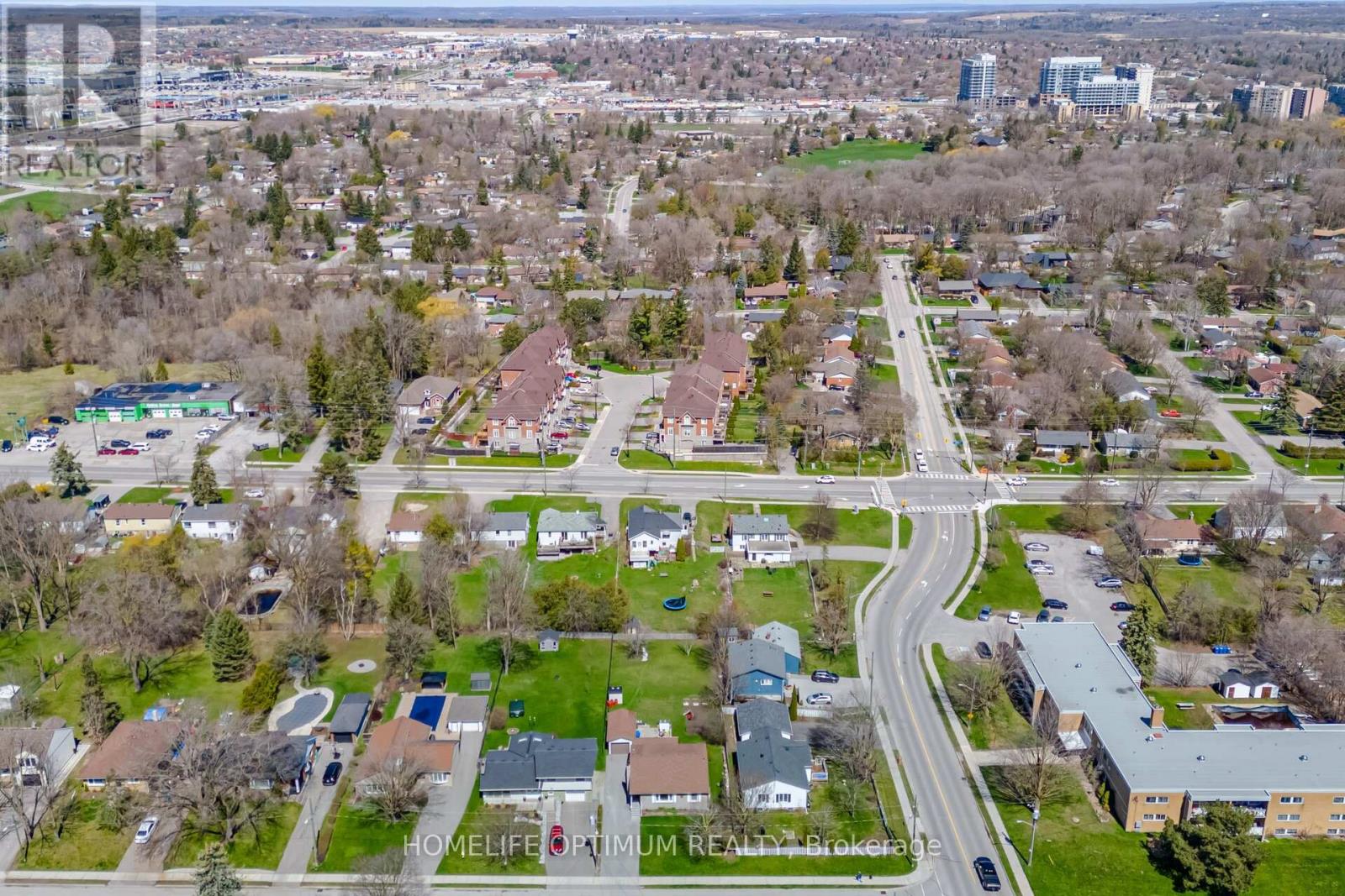 Photo 40 of 132 Eagle Street, Newmarket ON