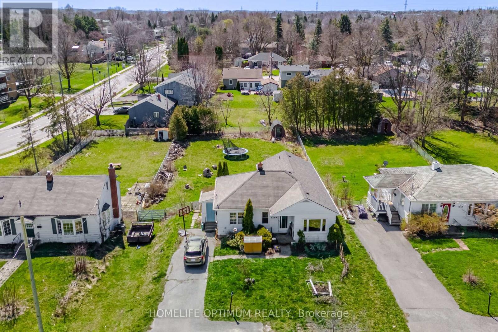 Photo 6 of 132 Eagle Street, Newmarket ON