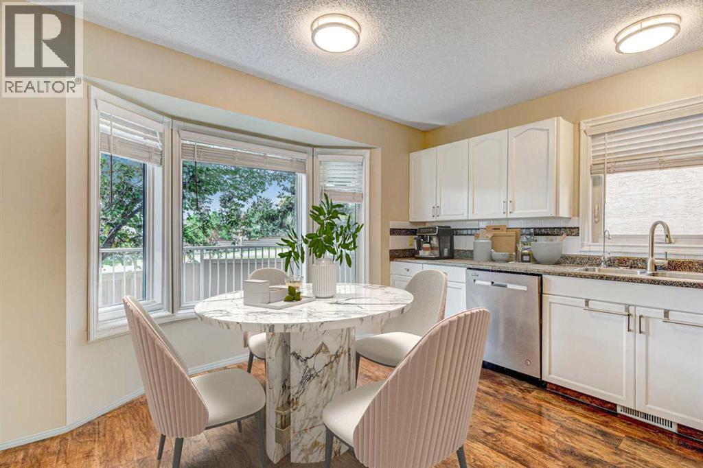 Single Family House for Sale in  Christie Park Mews SW Christie Park Calgary 