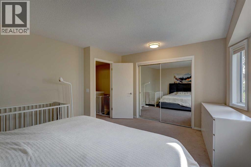 Single Family House for Sale in  Christie Park Mews SW Christie Park Calgary 