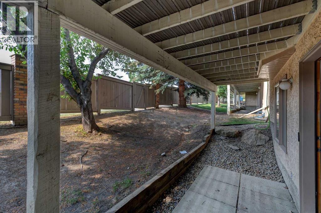 Single Family House for Sale in  Christie Park Mews SW Christie Park Calgary 