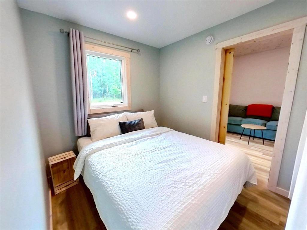 Photo 35 of 4 Bessborough Avenue, Pinawa MB