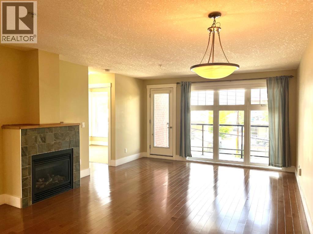 Single Family House for Sale in    Street NE Renfrew Calgary 