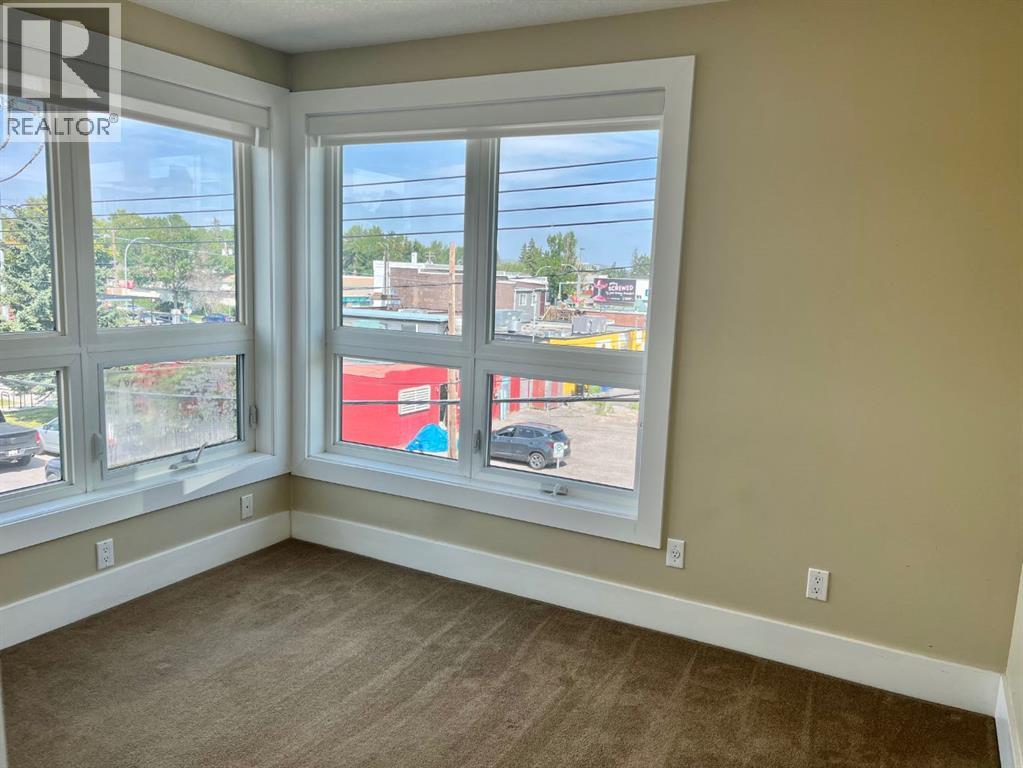 Single Family House for Sale in    Street NE Renfrew Calgary 