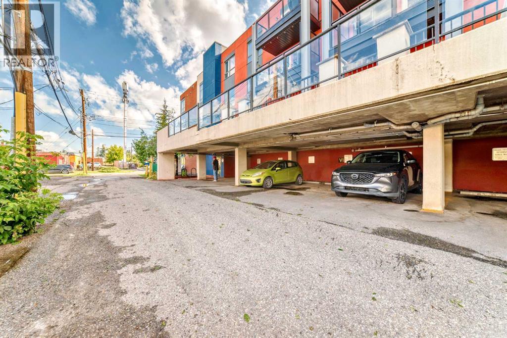 Single Family House for Sale in    Street NE Renfrew Calgary 