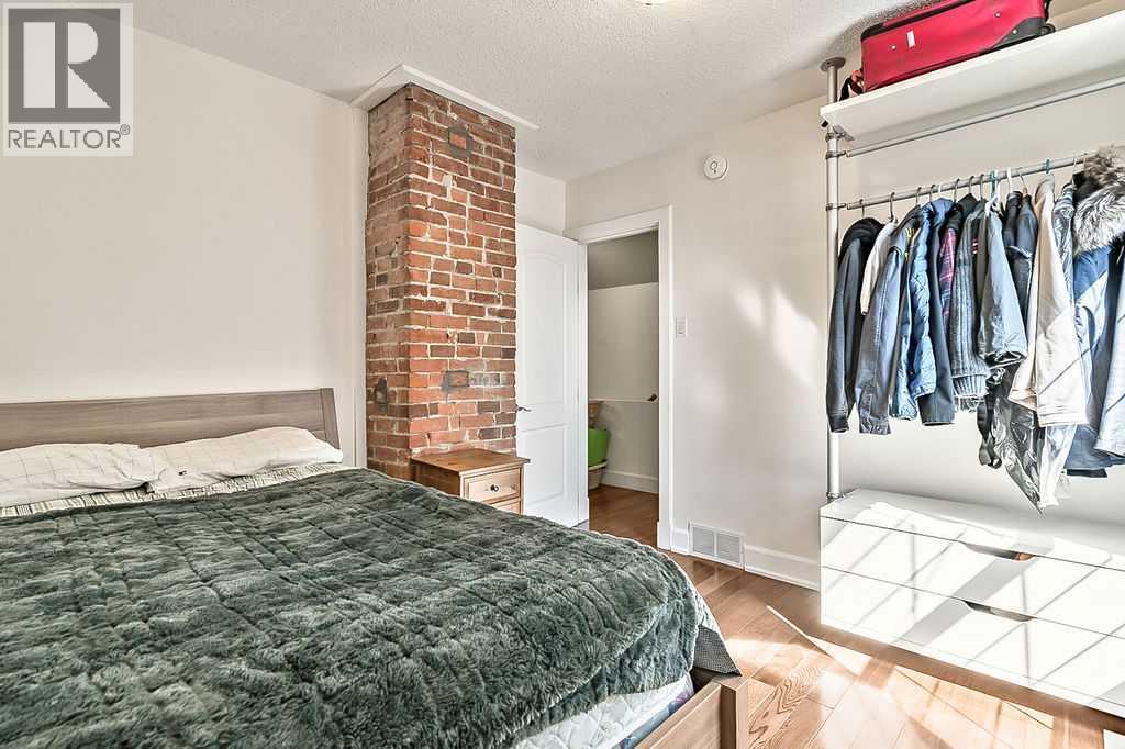 Single Family House for Sale in   Street NE Renfrew Calgary 