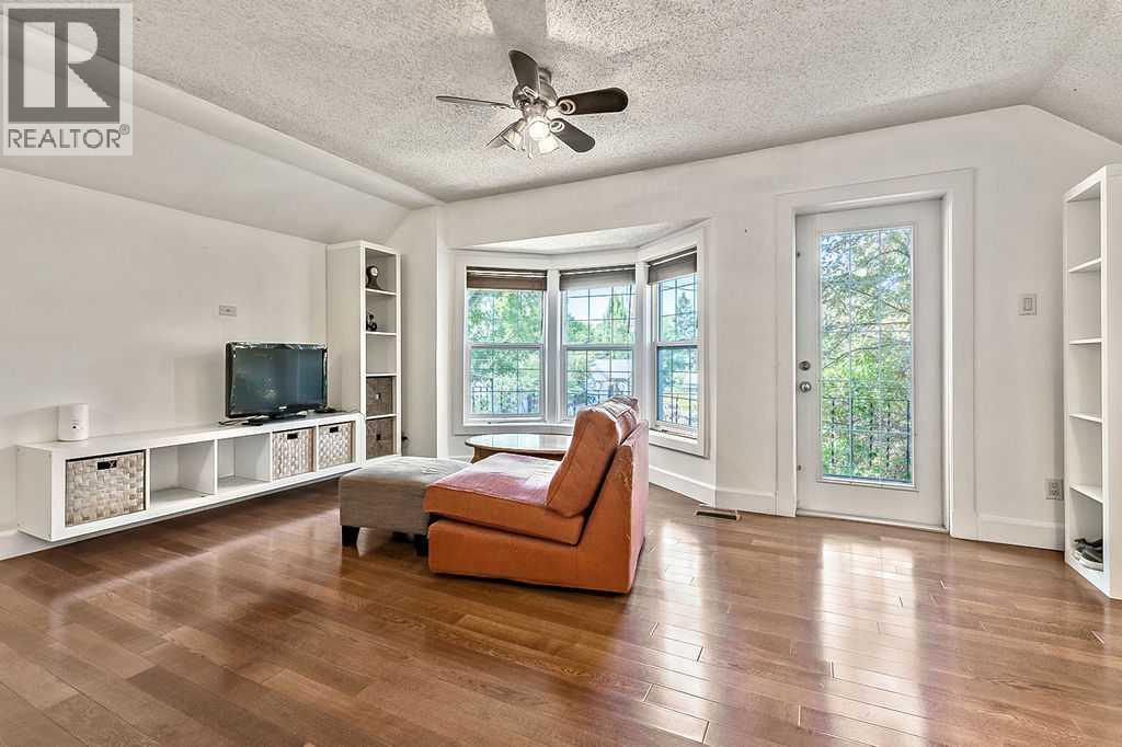 Single Family House for Sale in   Street NE Renfrew Calgary 