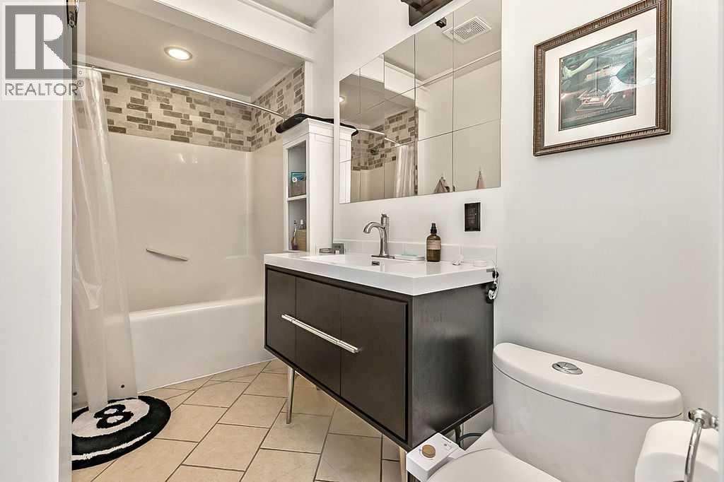 Single Family House for Sale in   Street NE Renfrew Calgary 