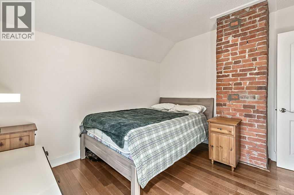 Single Family House for Sale in   Street NE Renfrew Calgary 