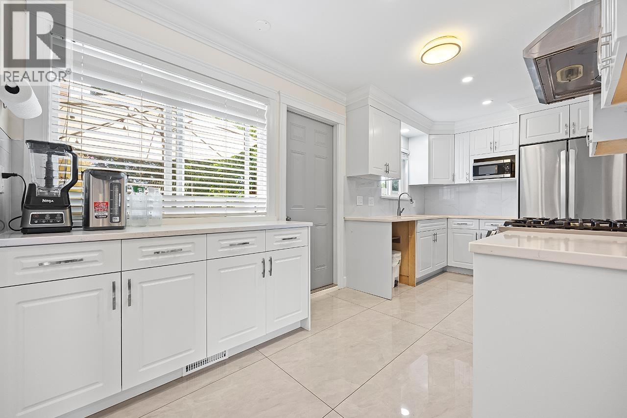 Photo 7 of 9060 Garden City Road, Richmond BC