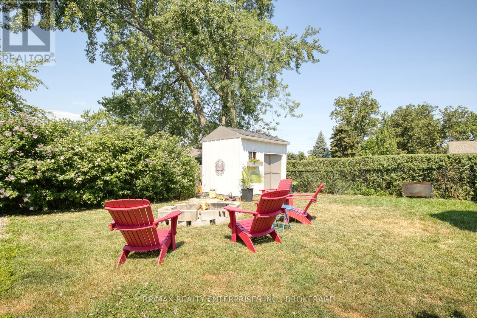 Photo 39 of 20 Karen Crescent, Grimsby ON