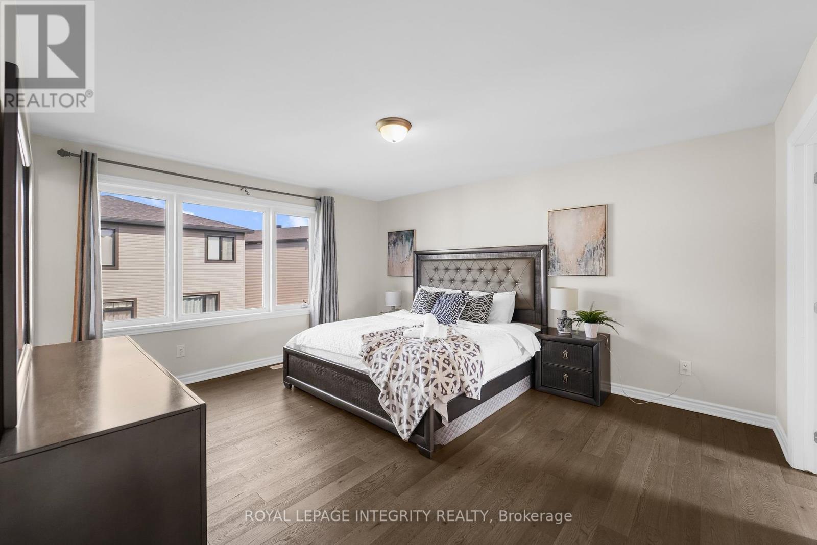 Photo 16 of 724 Vennecy Terrace, Ottawa ON
