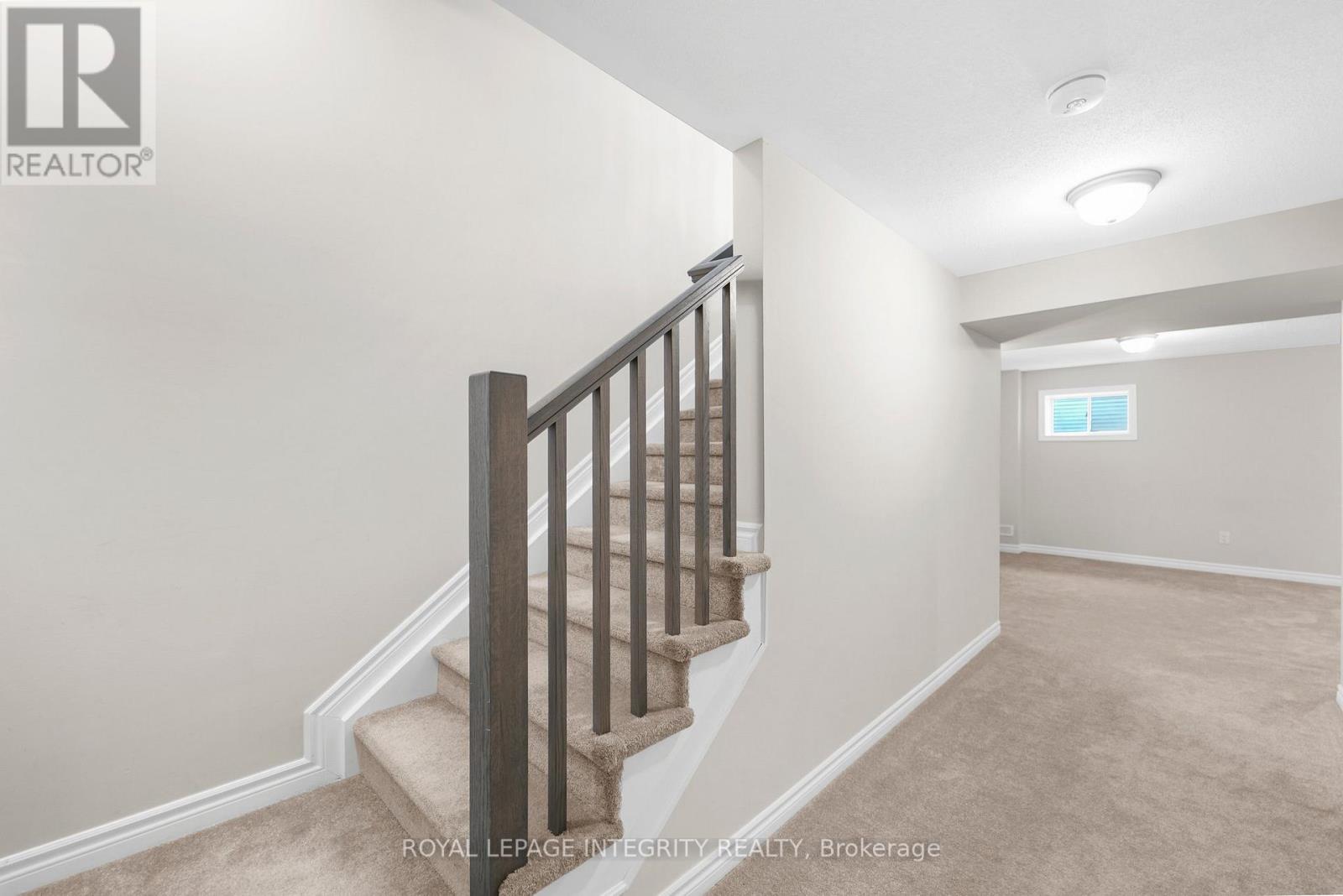 Photo 10 of 724 Vennecy Terrace, Ottawa ON