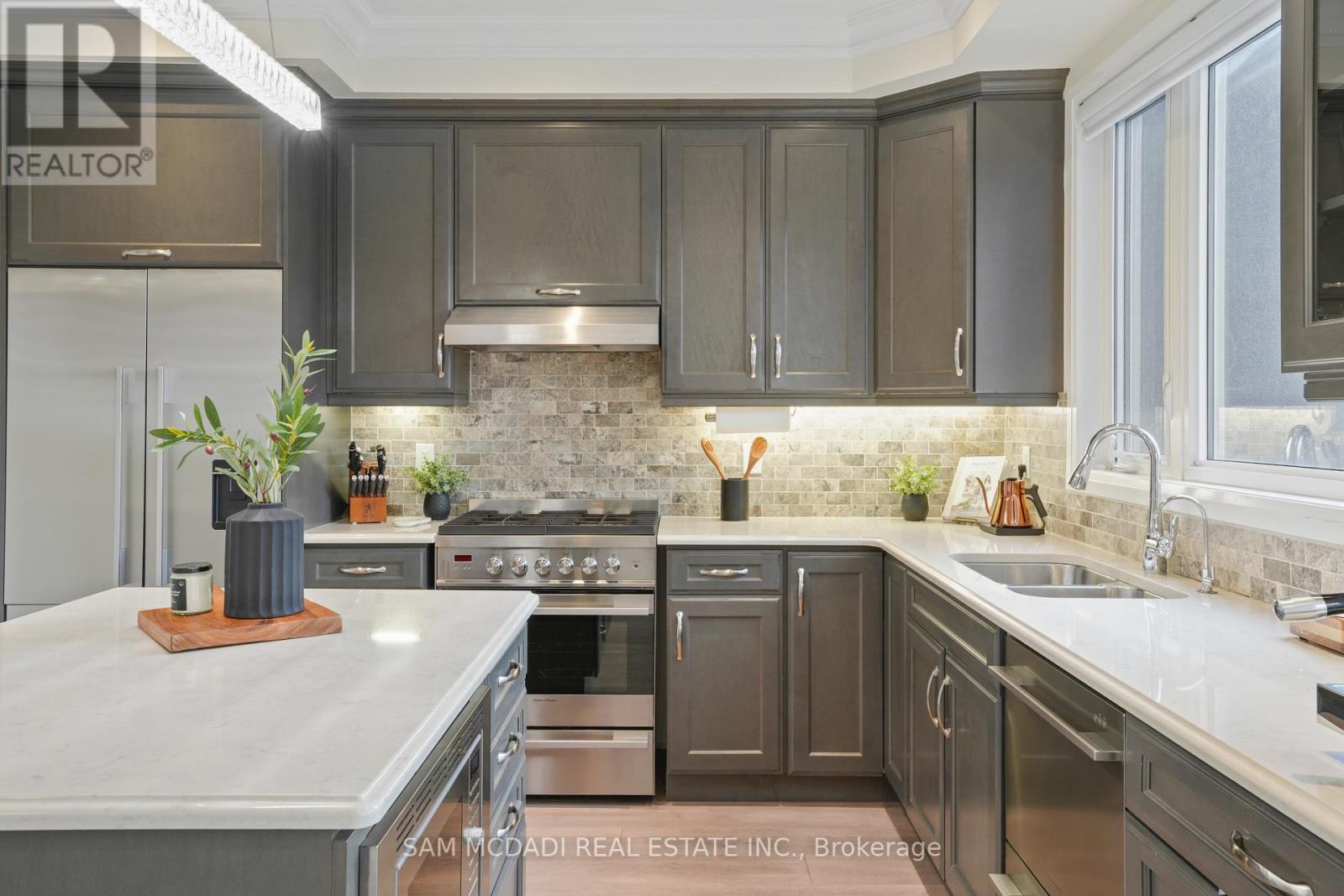 Photo 13 of 34 3006 Creekshore Common, Oakville ON