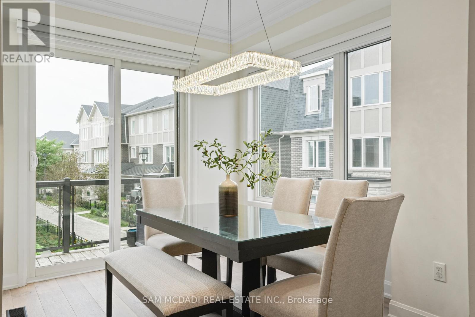 Photo 19 of 34 3006 Creekshore Common, Oakville ON