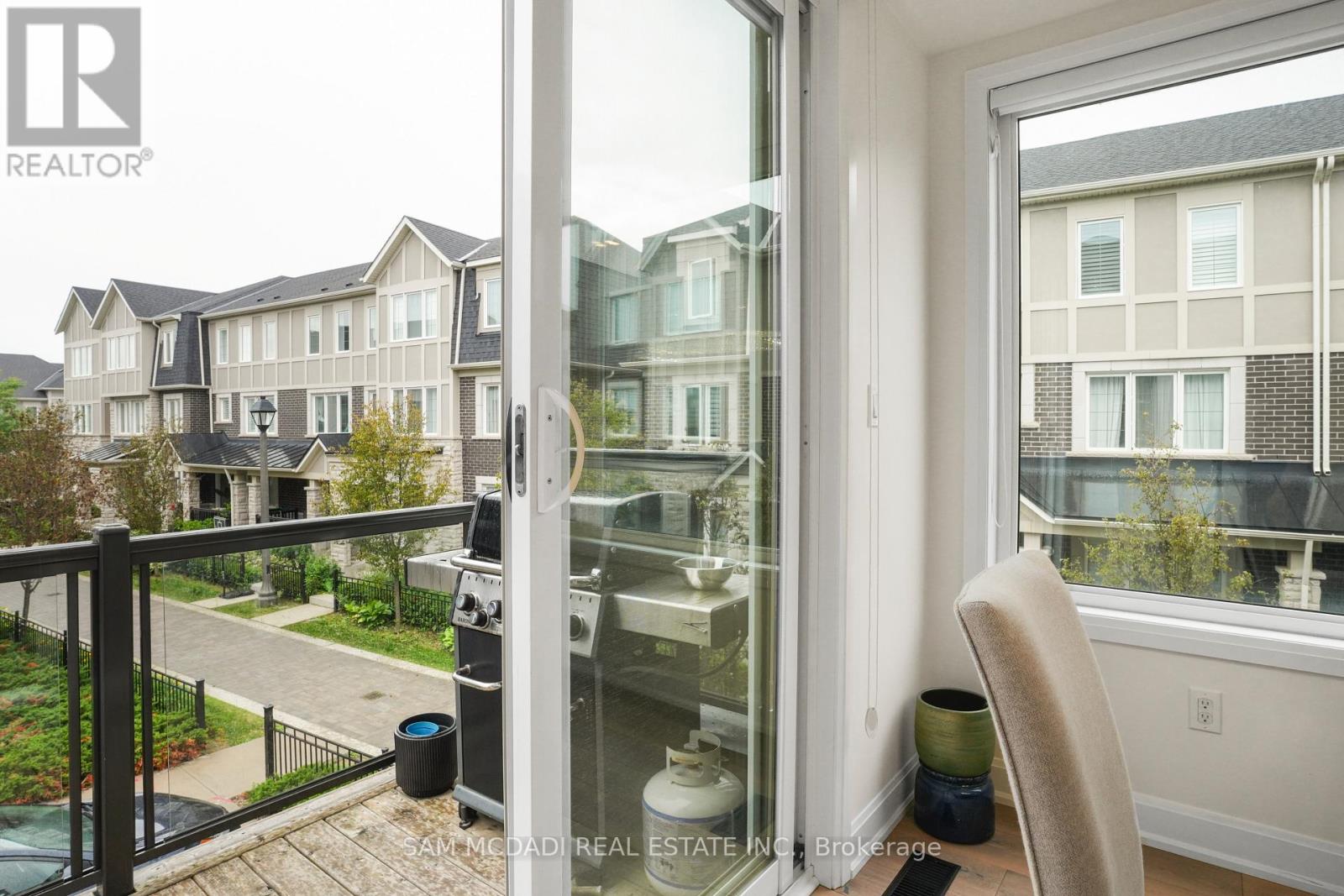 Photo 16 of 34 3006 Creekshore Common, Oakville ON