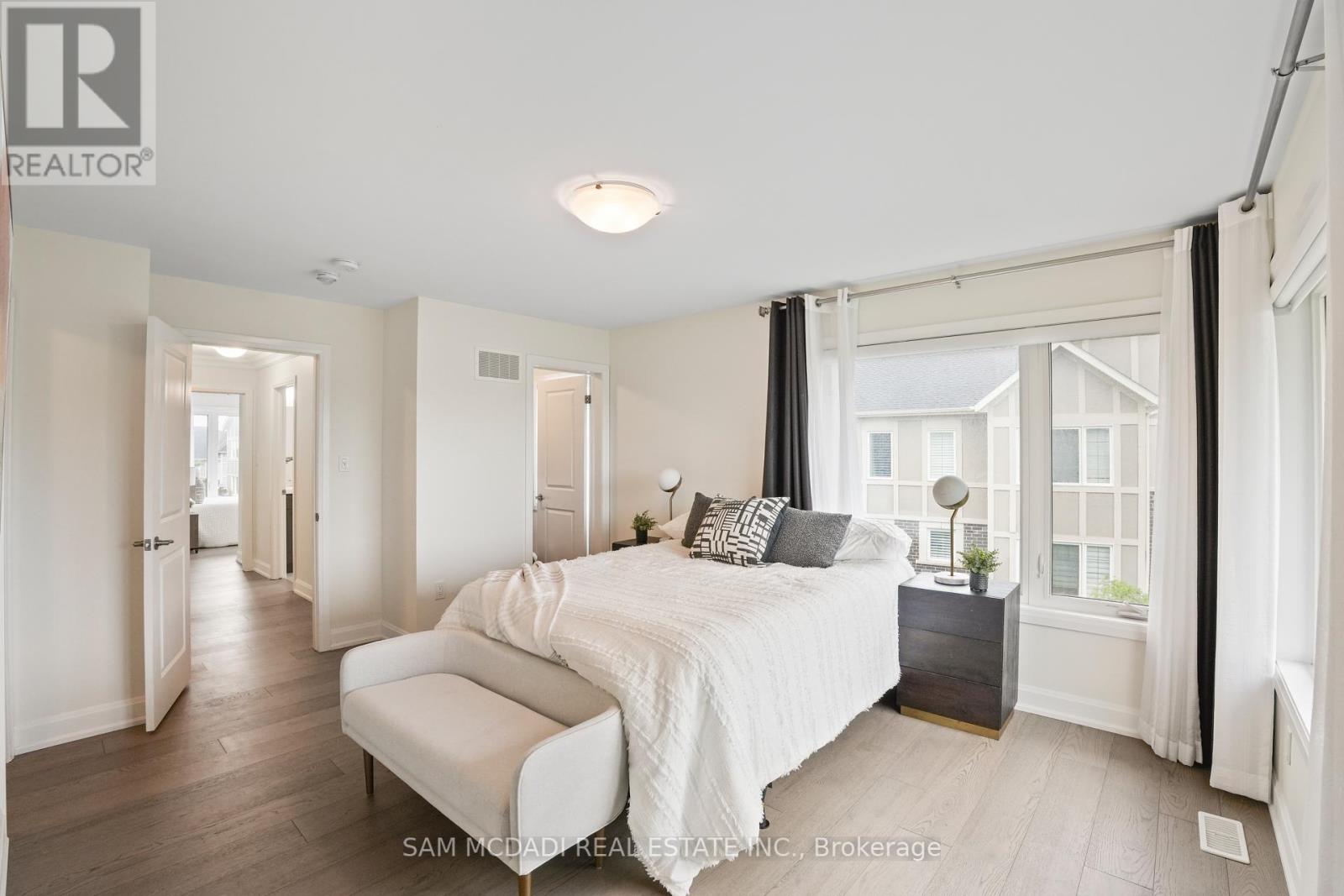 Photo 23 of 34 3006 Creekshore Common, Oakville ON