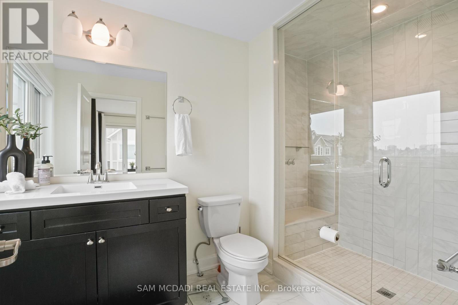 Photo 22 of 34 3006 Creekshore Common, Oakville ON