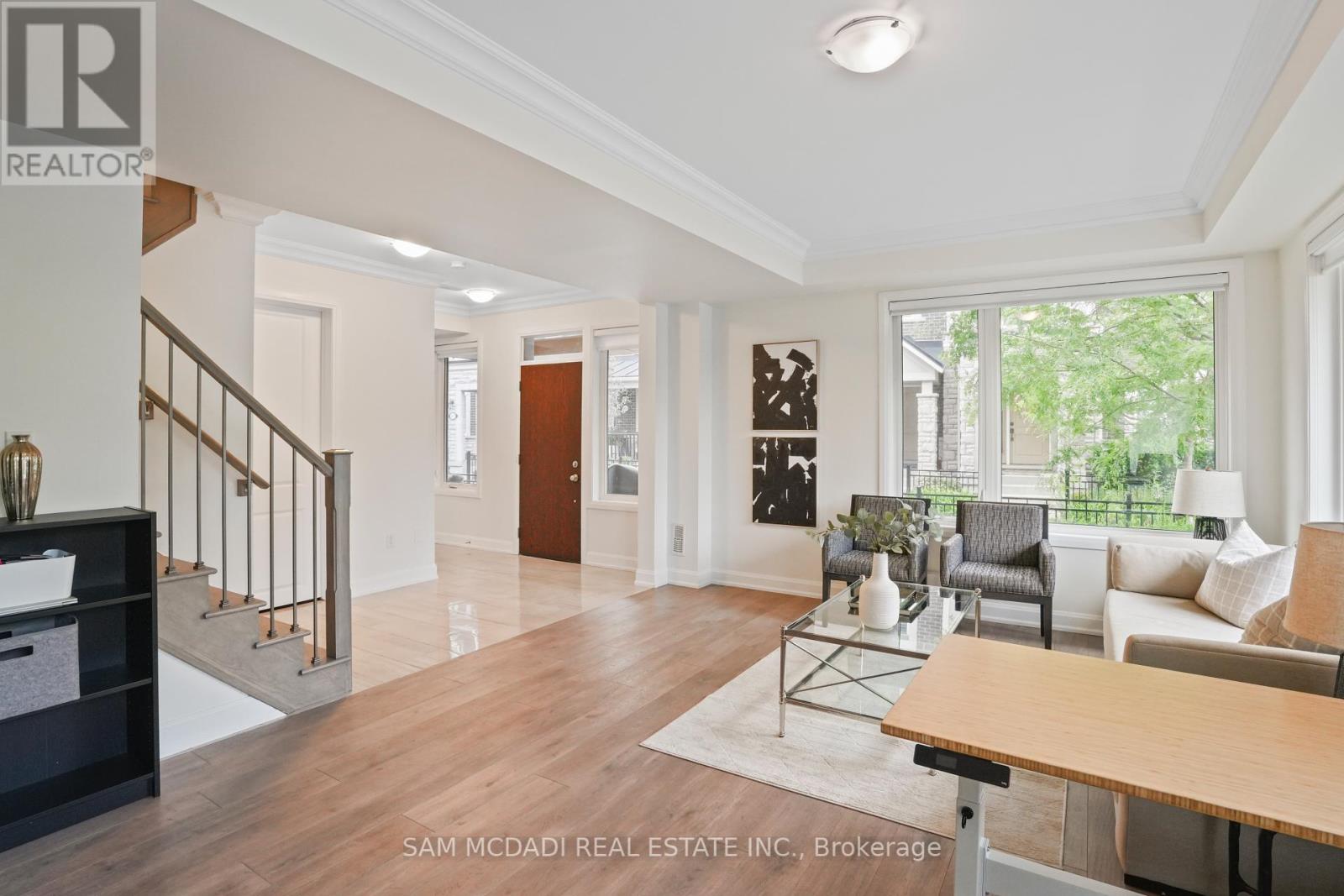 Photo 3 of 34 3006 Creekshore Common, Oakville ON