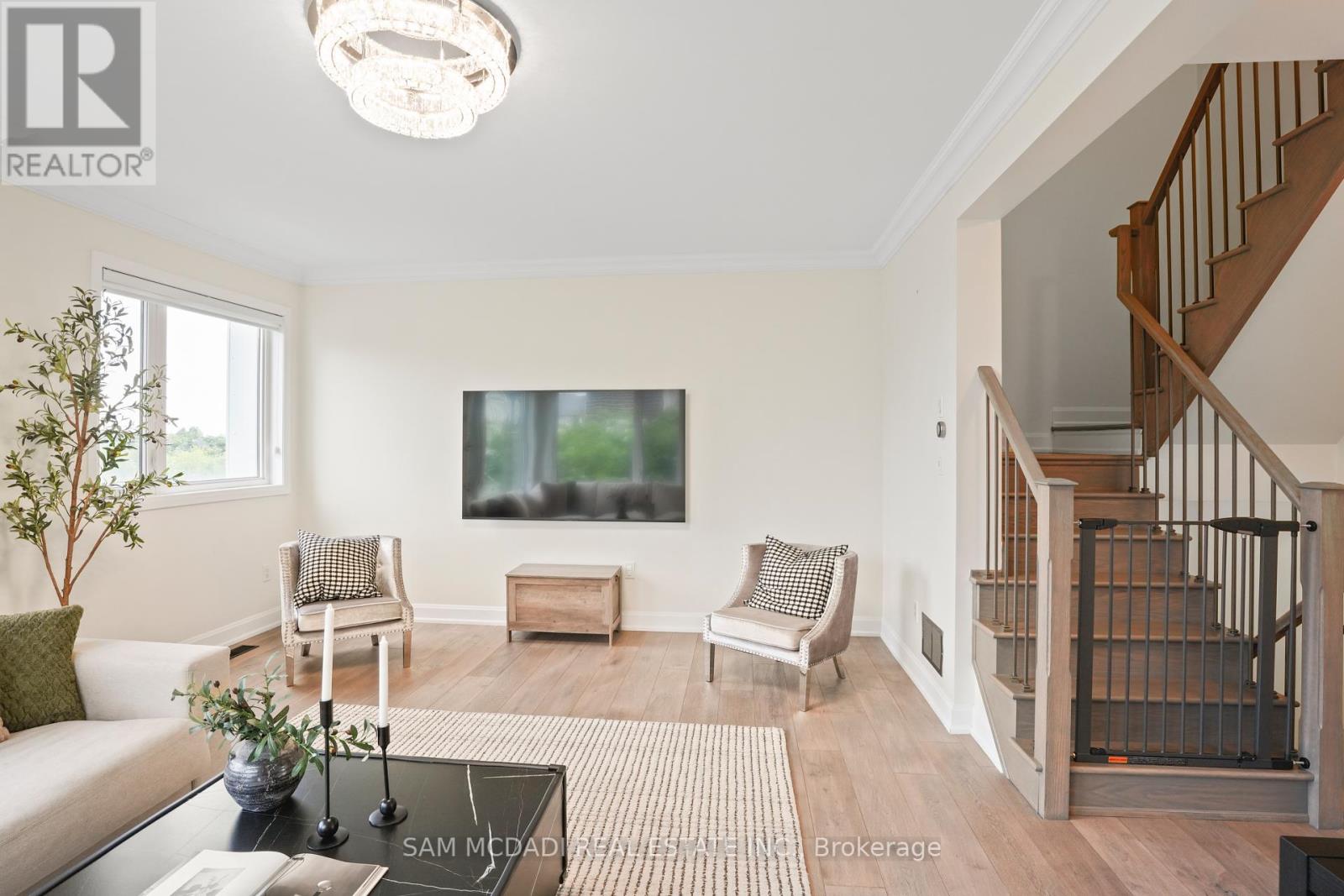 Photo 9 of 34 3006 Creekshore Common, Oakville ON