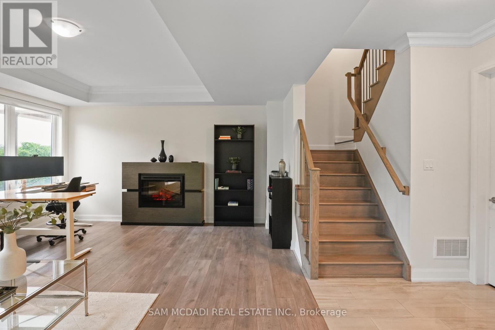 Photo 5 of 34 3006 Creekshore Common, Oakville ON