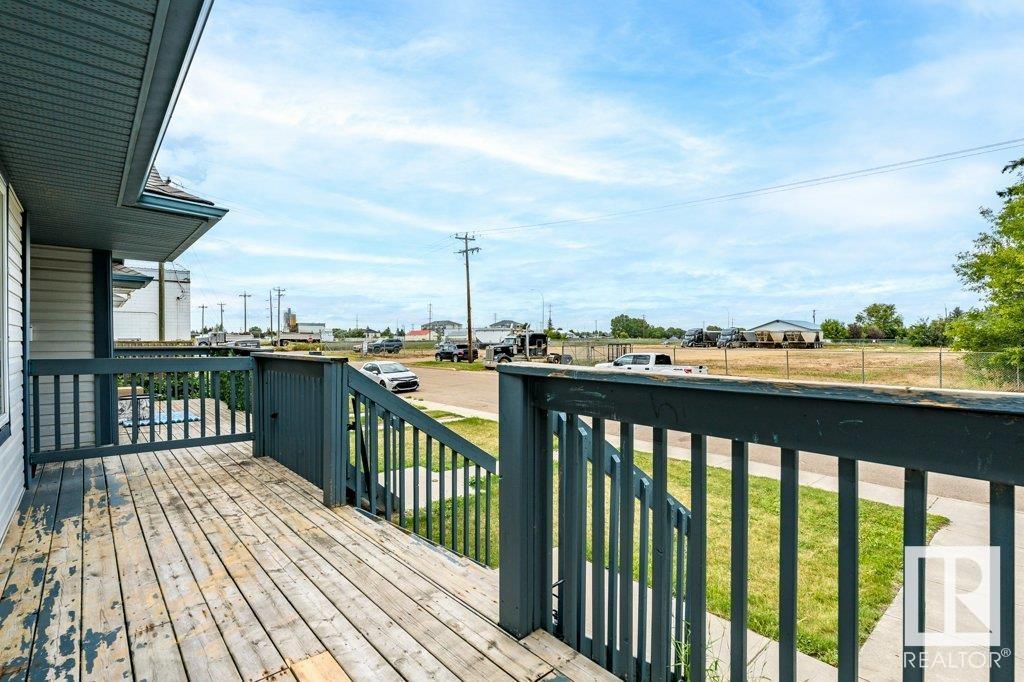 Photo 4 of 4827 54 Av, Wetaskiwin AB