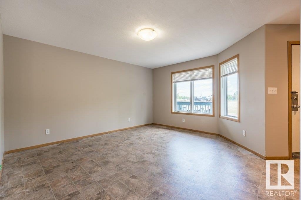 Photo 12 of 4827 54 Av, Wetaskiwin AB