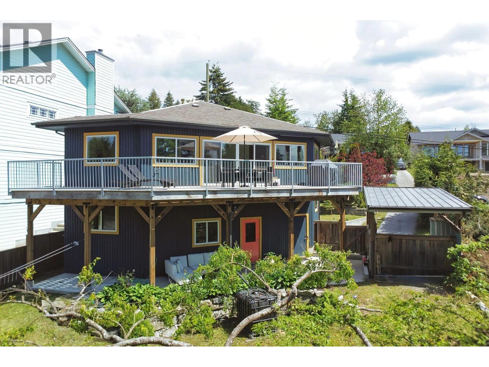 4873 LAUREL AVENUE, Sechelt