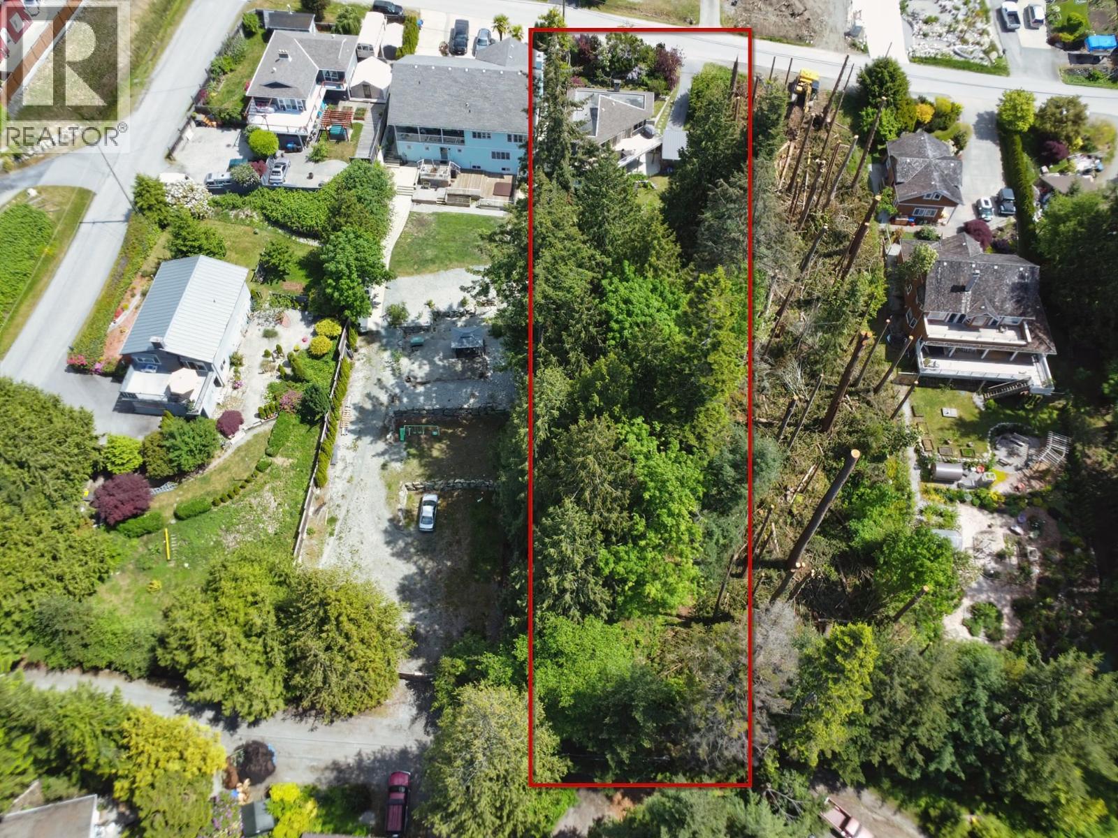 4873 LAUREL AVENUE, Sechelt