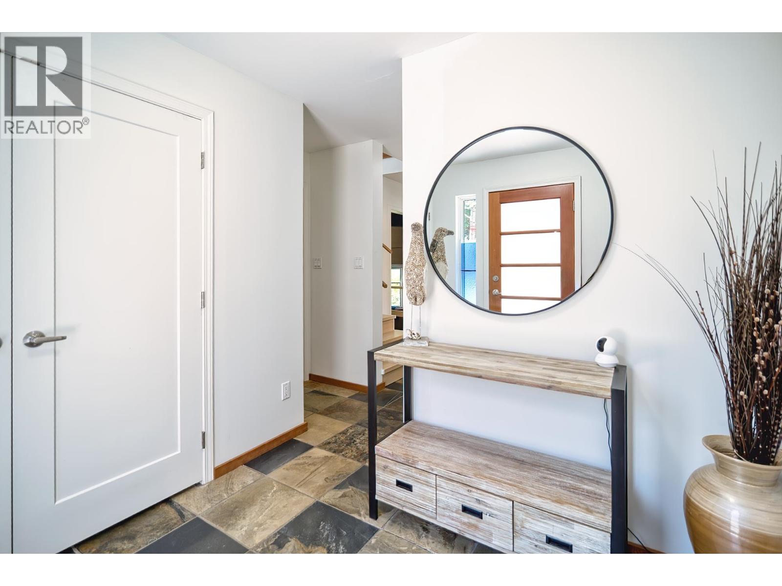 4873 LAUREL AVENUE, Sechelt