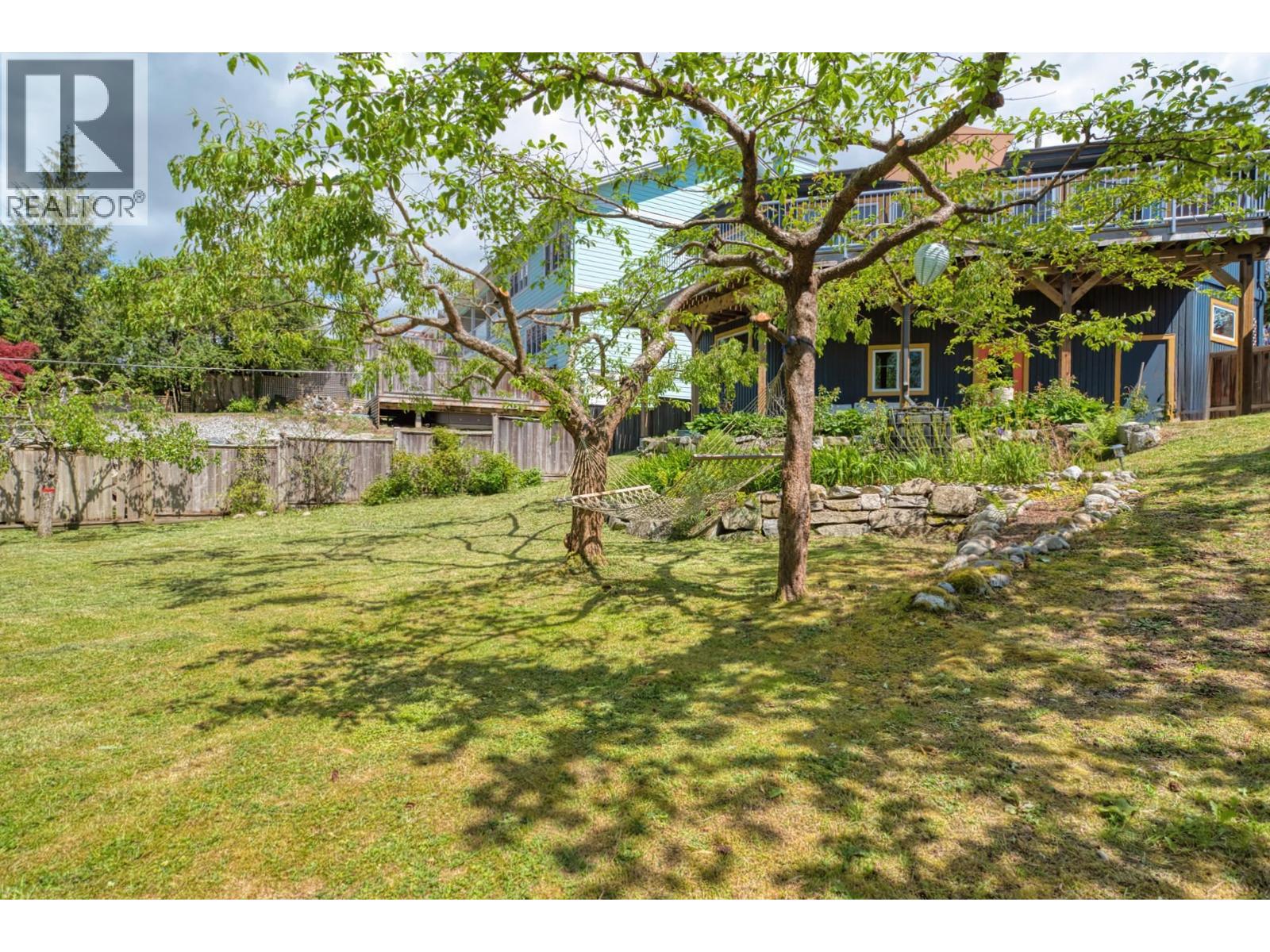 4873 LAUREL AVENUE, Sechelt