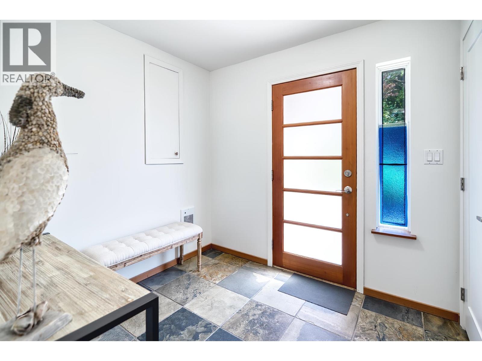 4873 LAUREL AVENUE, Sechelt