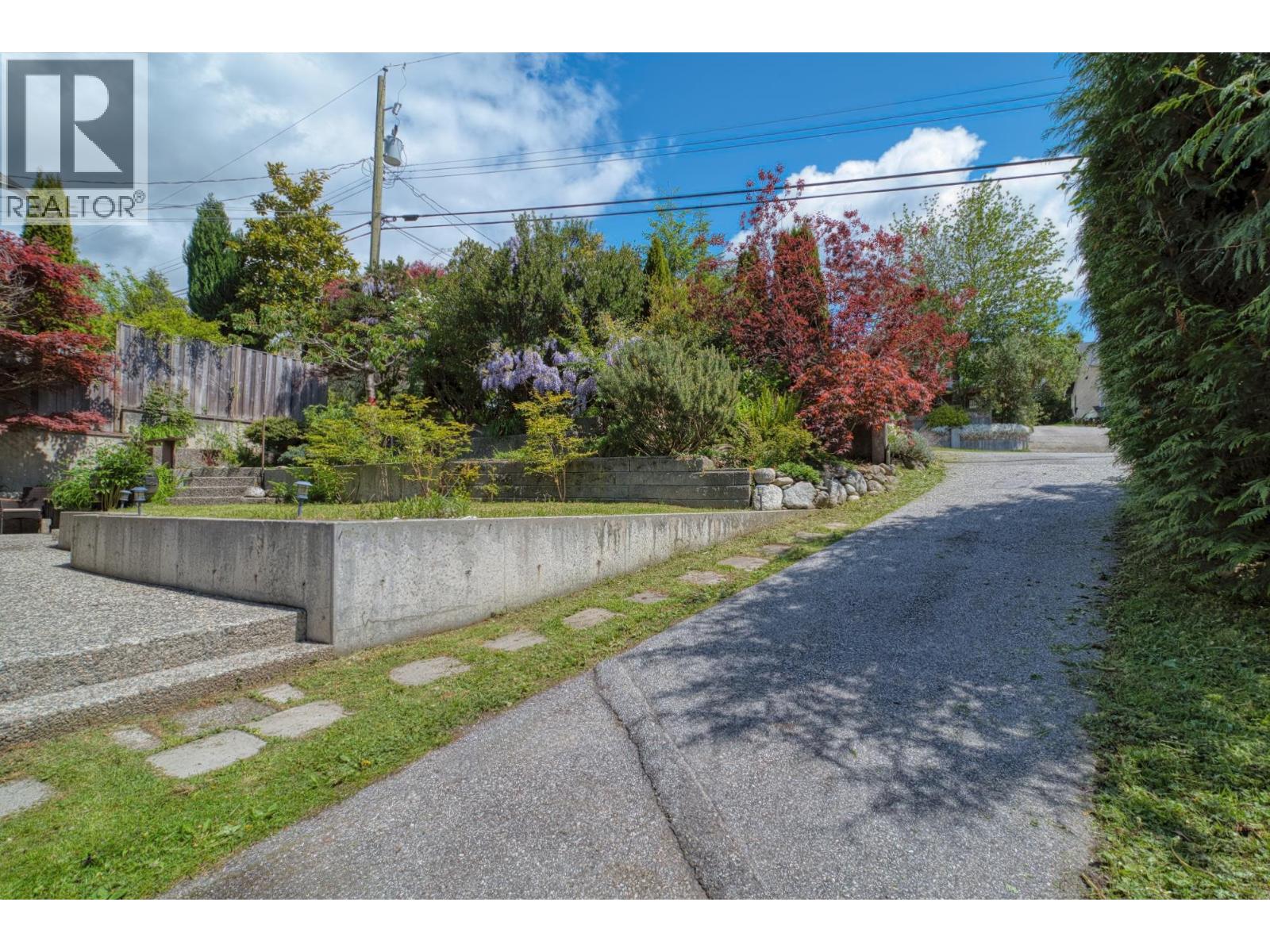 4873 LAUREL AVENUE, Sechelt