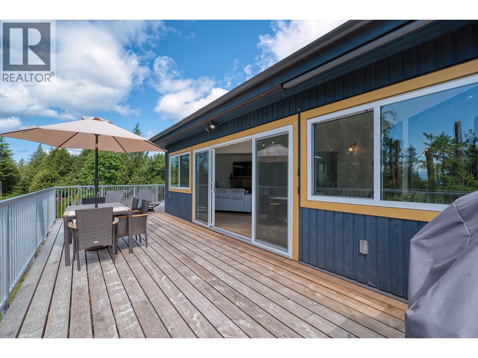 4873 LAUREL AVENUE, Sechelt