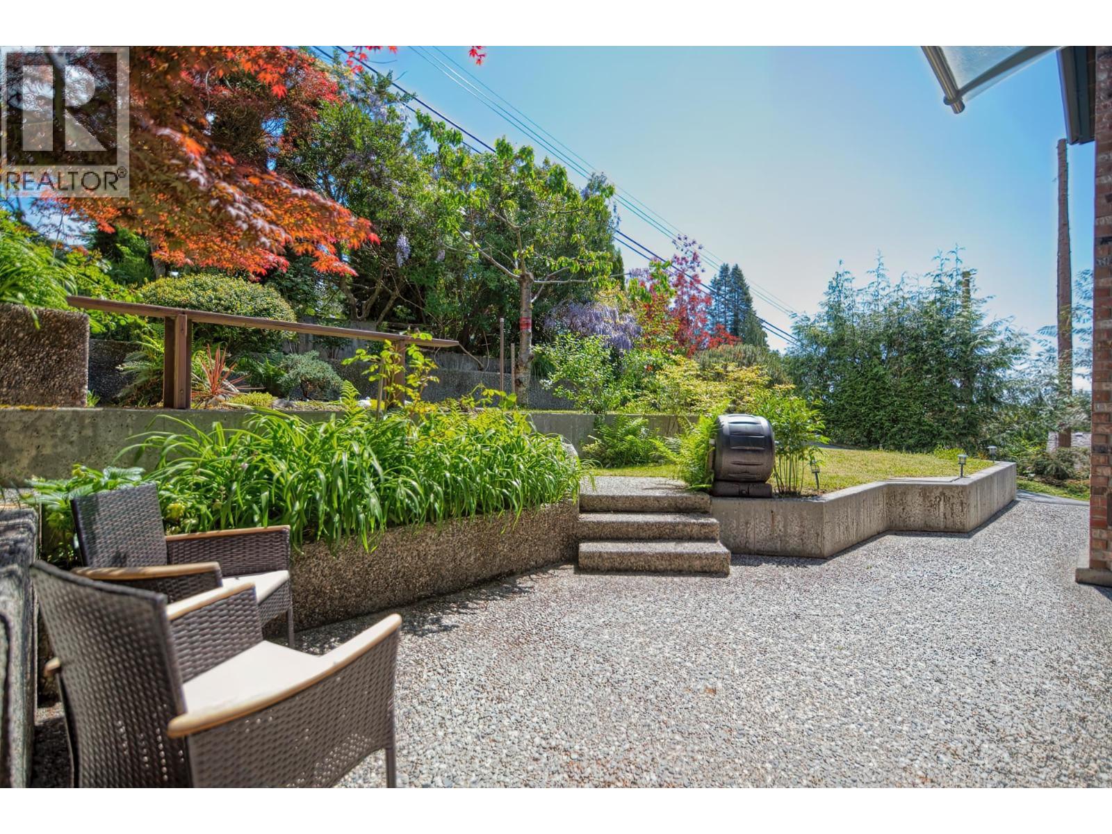4873 LAUREL AVENUE, Sechelt