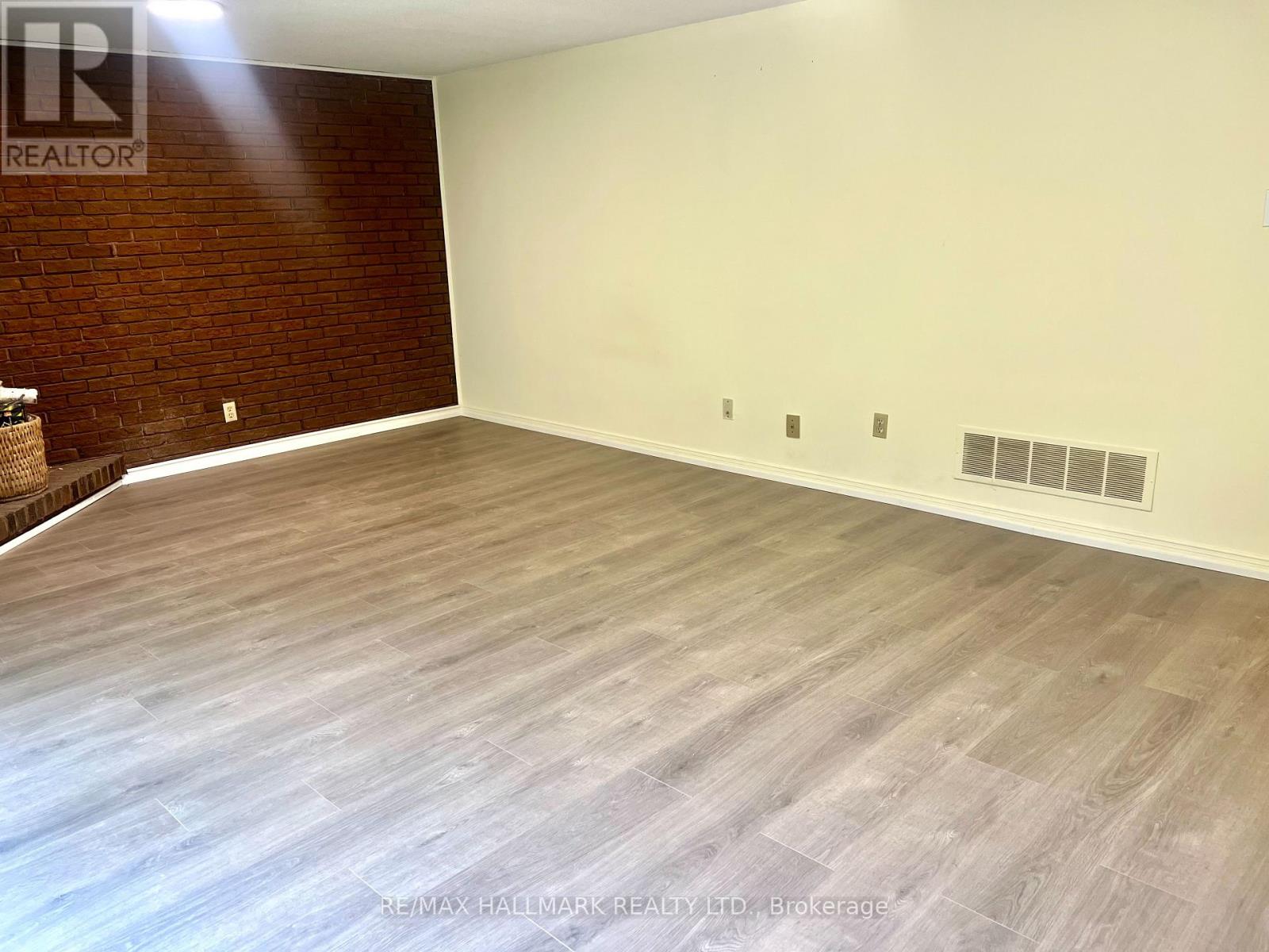 Photo 17 of 1 Red Maple Court, Toronto ON