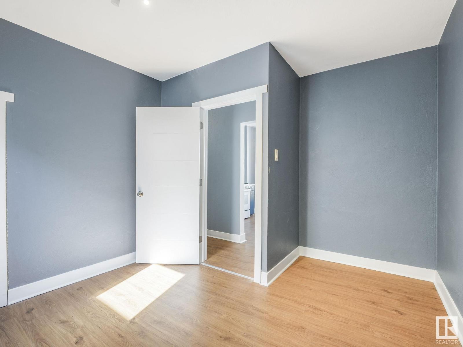 Photo 61 of 9638 106 Av Nw, Edmonton AB