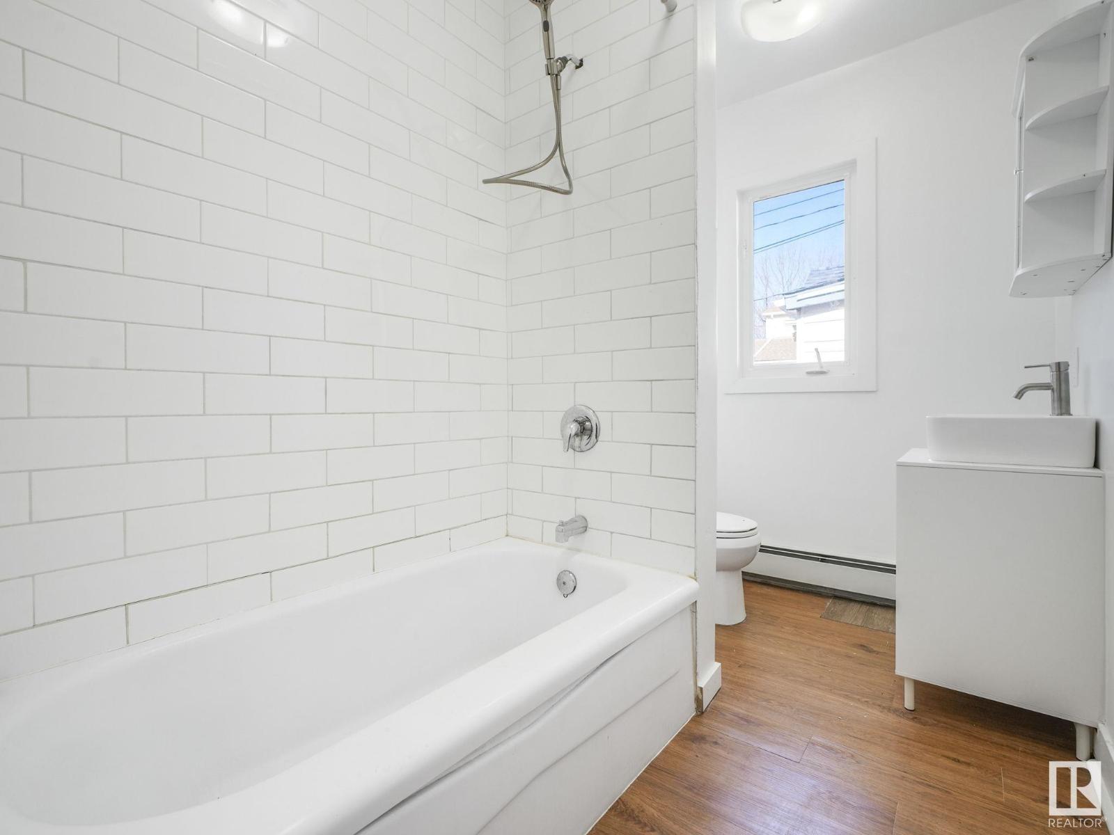 Photo 65 of 9638 106 Av Nw, Edmonton AB