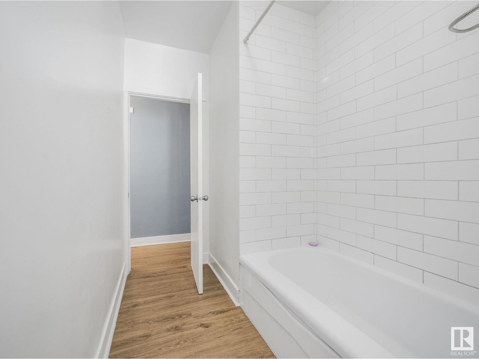 Photo 63 of 9638 106 Av Nw, Edmonton AB