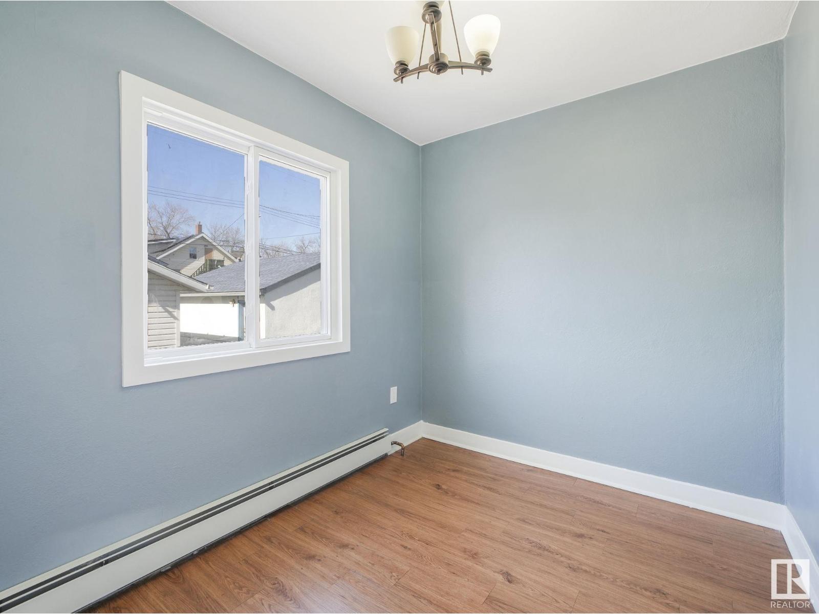 Photo 23 of 9638 106 Av Nw, Edmonton AB