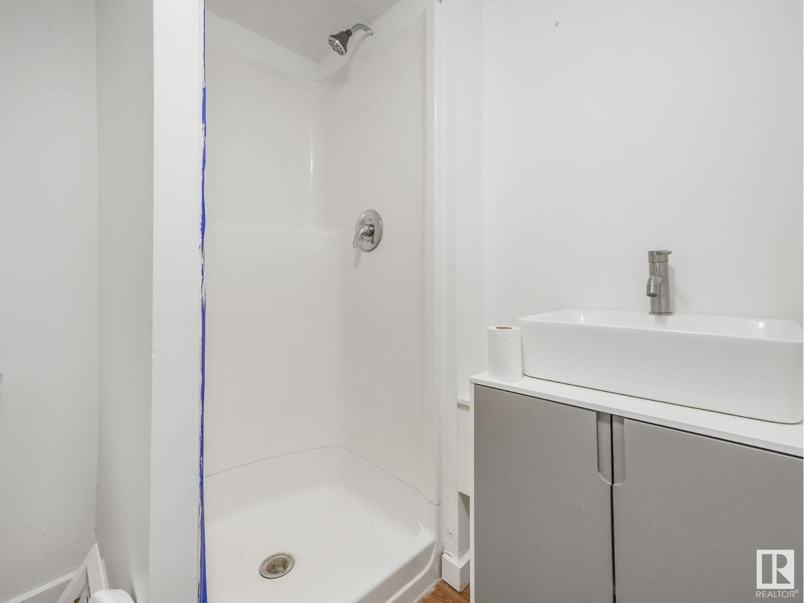 Photo 38 of 9638 106 Av Nw, Edmonton AB