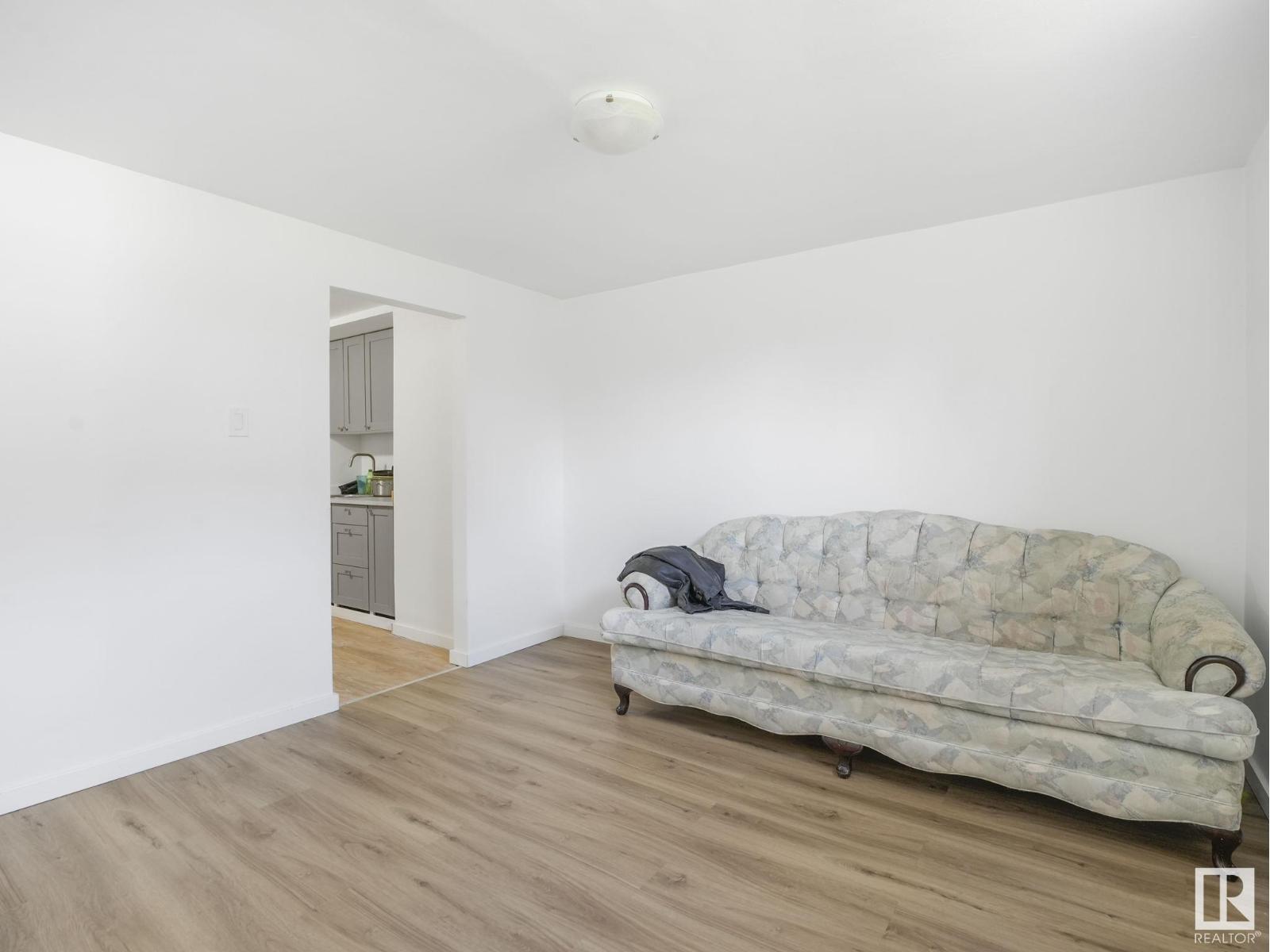 Photo 54 of 9638 106 Av Nw, Edmonton AB