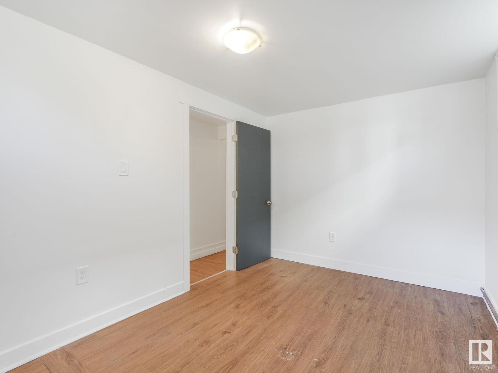 Photo 56 of 9638 106 Av Nw, Edmonton AB