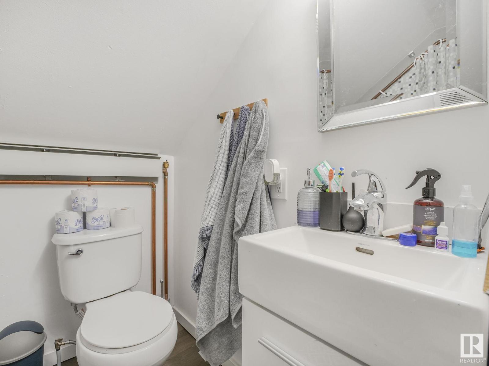 Photo 68 of 9638 106 Av Nw, Edmonton AB